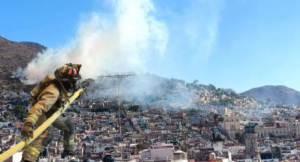 Se quema cerro en Pachuca; humo es visible en varios puntos de la ciudad | FOTOS