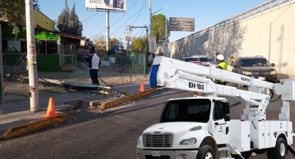 Caída de poste desquicia tráfico en bulevar de Pachuca; es el segundo en 15 días