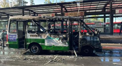 Microbús se incendia en avenida Gran canal, en la GAM