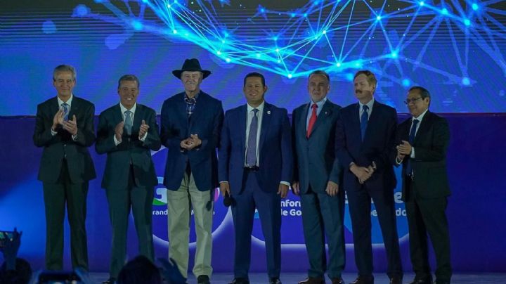 Reconoce Diego a seis gobernadores