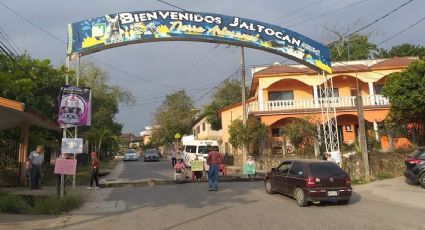 Por conflicto comunal, bloquean carretera en Jaltocán; piden nuevas elecciones