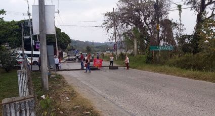 Bloquean carretera Huejutla-San Felipe por elección de delegado