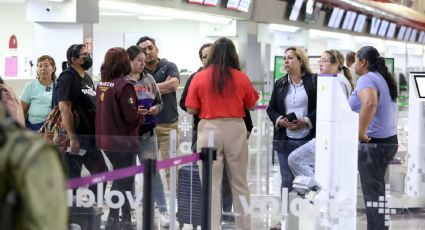 Pasajeros iban a Tijuana, no logran aterrizar y los regresan a Toluca; exigen respuesta a Volaris