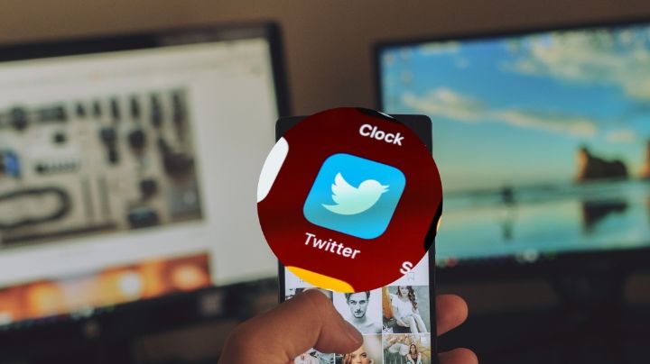 Medios de comunicación pagan "palomita" dorada ¿Quitarán la azul a quien no pague?