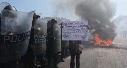 Caos en la México-Toluca; comuneros realizan bloqueo y se enfrentan con policías