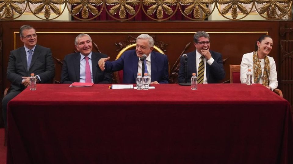 Así fue la reunión de AMLO, senadores de Morena y corcholatas