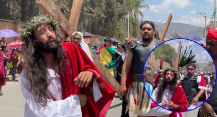 VIDEO |  Azotan al Cristo de El Potrero camino al Calvario