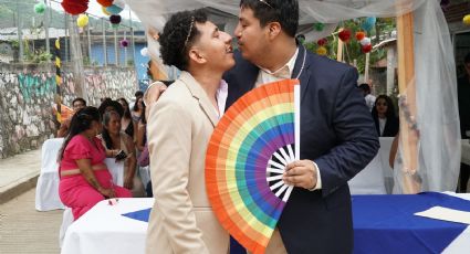 Adrián y Luis, indígenas, se casan en primera boda igualitaria de la región Mixe