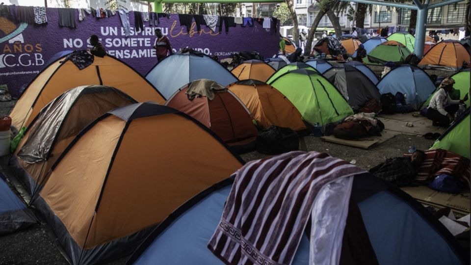 El campamento de migrantes se ubica cerca de la Comisión Mexicana de Ayuda a Refugiados
