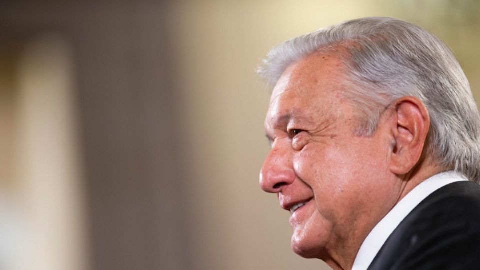 López Obrador comentó que, junto a su esposa, Beatriz Gutiérrez, declaró que por su libro “A mitad del camino” obtuvo más de 3 millones de pesos en regalías