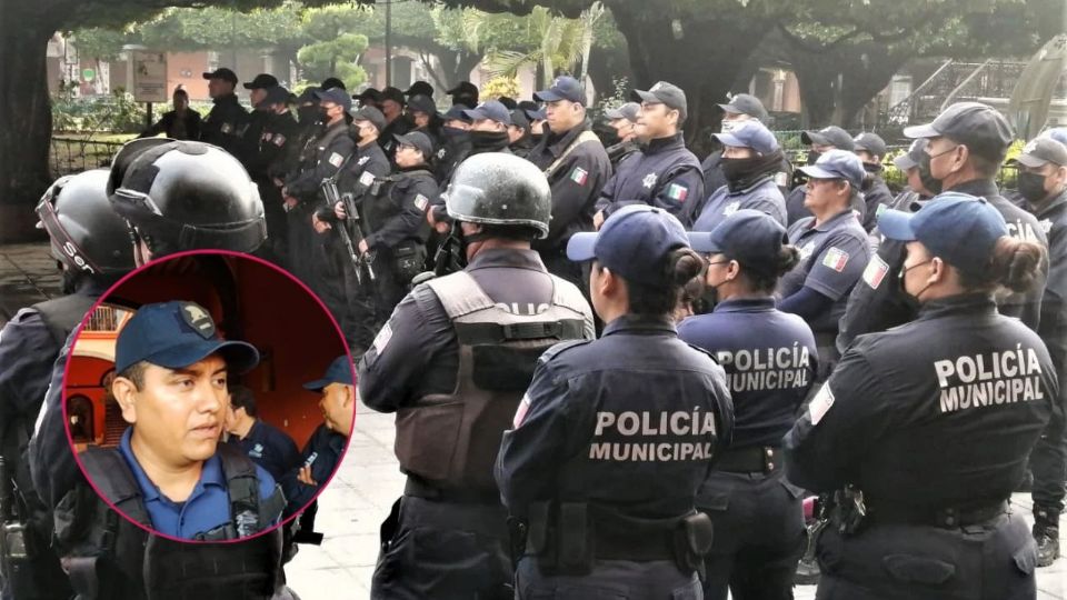 Los policías de Valle de Santiago suspendieron labores este miércoles. Piden, entre otras demandas, el cese de José Yerena Cornejo, coordinador operativo (en el círculo).