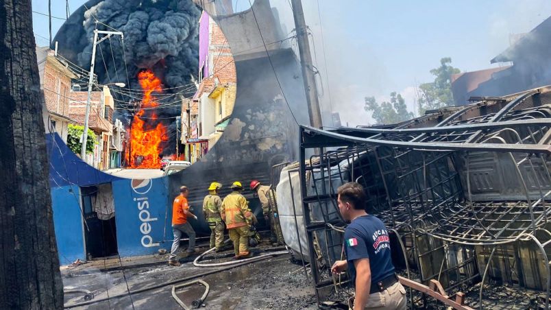 Una explosión e incendio de grandes magnitudes ocurrió el mediodía de este viernes en La Piedad, municipio colindante con Pénjamo.