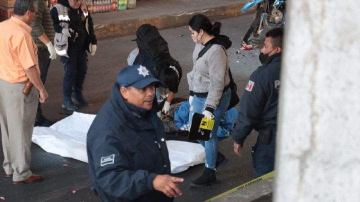 Adulto de tercera edad le regalan rebanada de pastel, se la come y muere afuera de su casa