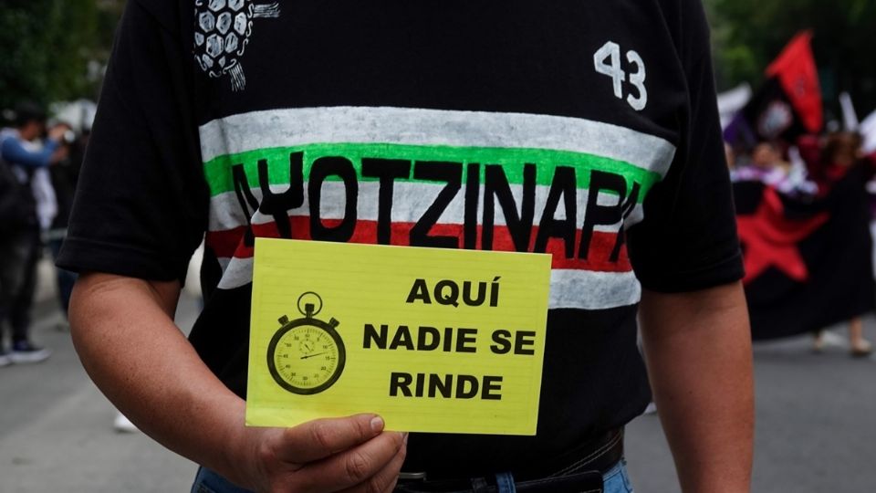 FGR obtiene 16 órdenes de aprehensión por caso Ayotzinapa