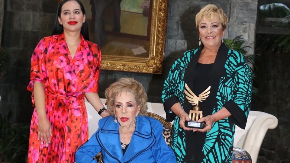 Sandra Cuevas , Silvia Pinal y Silvia Pasquel