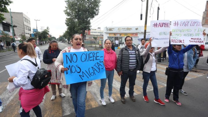 Maestros y autoridades no llegan a acuerdo; continuarán manifestación este viernes