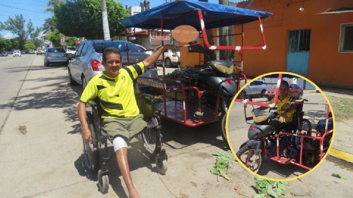 En silla de ruedas motorizada, Iván se gana la vida haciendo mandados en Coatza