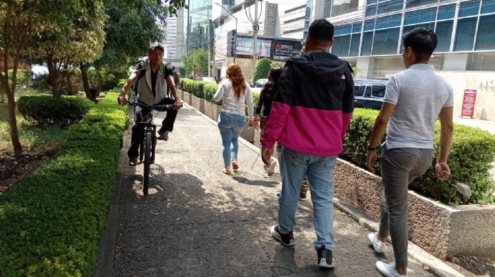 Oficinistas invaden ciclopista en Lomas de Chapultepec