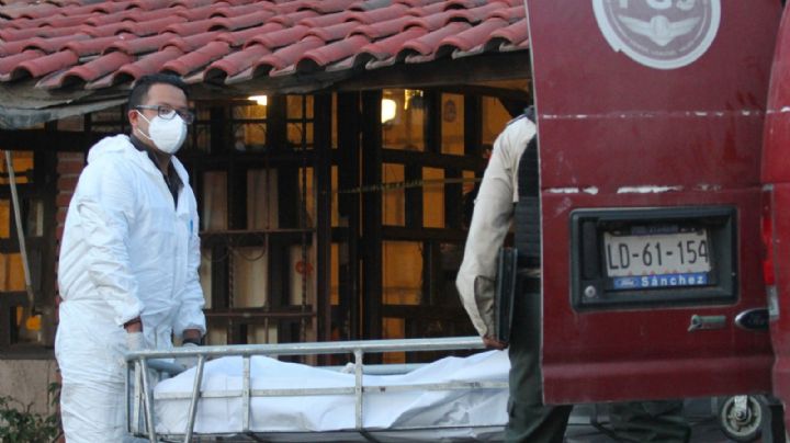 Adulto mayor toma café en restaurante y después se suicida en el baño