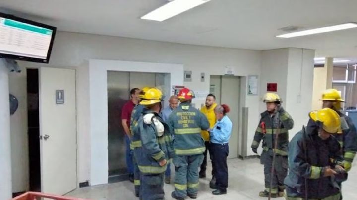 Otra vez falla elevador de IMSS: rescatan a 3 personas en hospital de Guadalajara