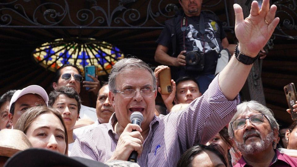 En Los Cabos Ebrard pide el voto a su favor en la encuesta de Morena