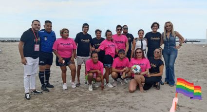 Comunidad LGBT + realiza primer torneo de fútbol en playas del puerto de Veracruz