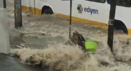 VIDEO: Fuerte inundación revuelca a adulta mayor en Coacalco; hay afectaciones en Ecatepec y Tultepec