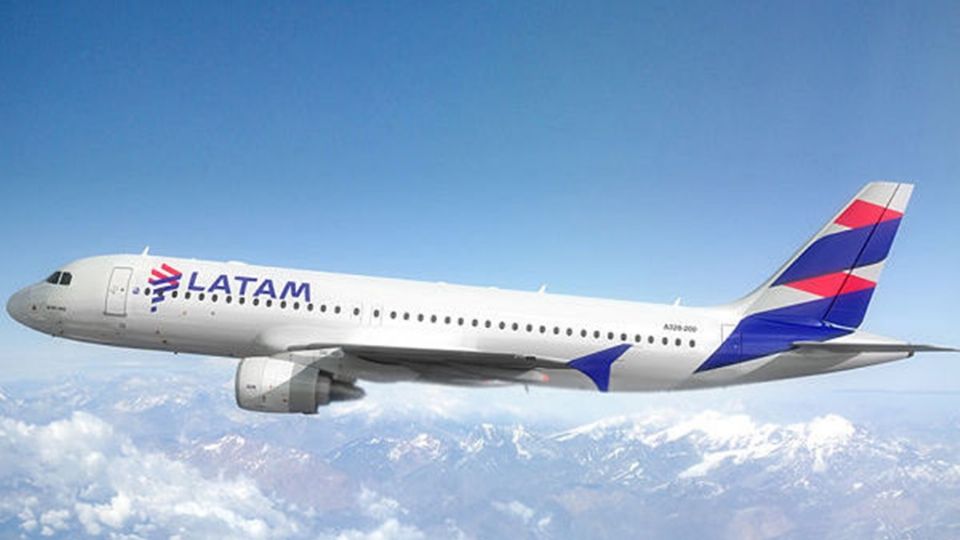 Avión de LATAM sufre incidente en pleno vuelo
