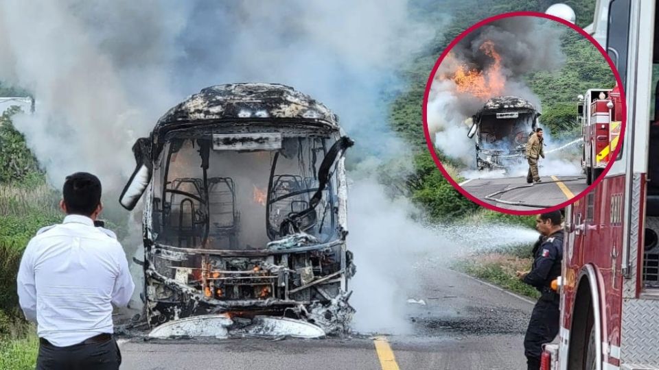 El autobús fue consumido totalmente por el fuego. El conductor observó cómo de su unidad quedaban solamente las láminas carbonizadas.