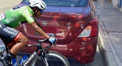 Atropella a ciclista en Pachuca y le exige que pague daños a su auto