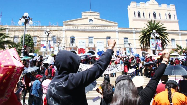 Histórica marcha de estudiantes y egresados; exigen fin del cacicazgo Sosa
