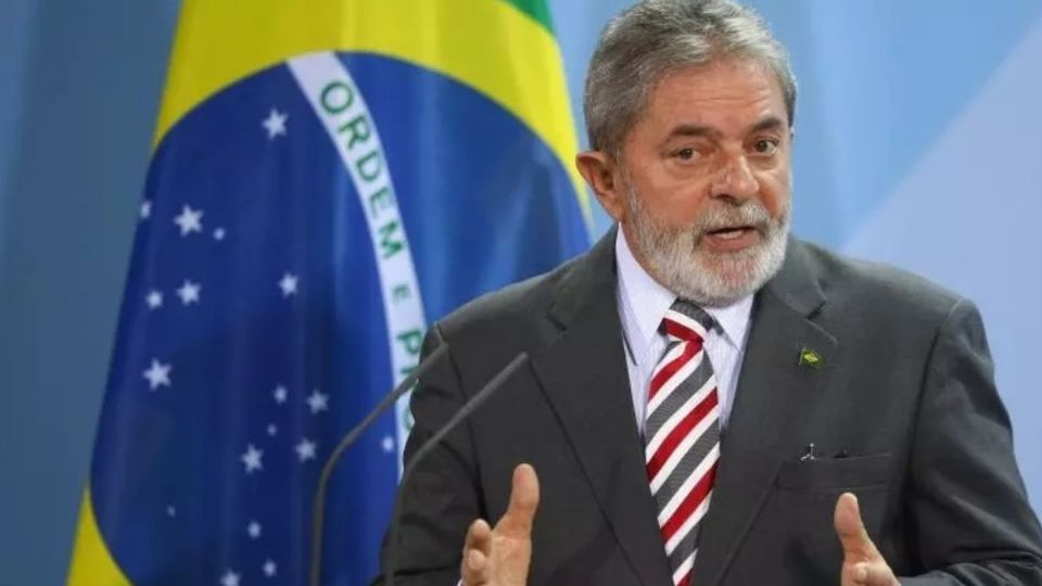 Lula da Silva será sometido a una “artroplastia total de cadera”, un procedimiento bajo anestesia general que durará “algunas horas”.