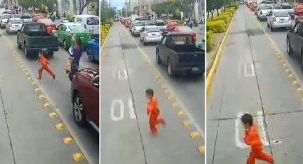 Niño se salva de ser atropellado por la “oruga” | VIDEO