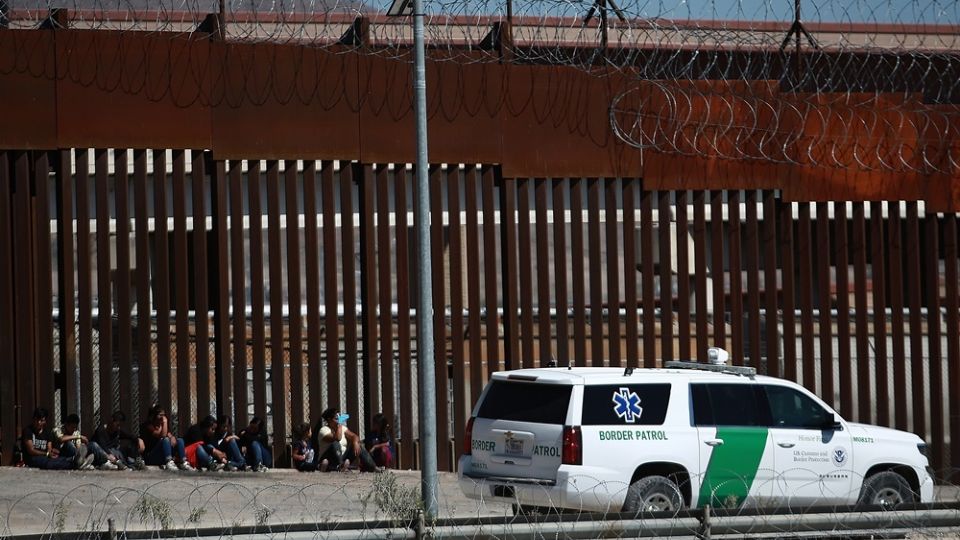 Una nueva ola migratoria enciende alertas en Ciudad Juárez, donde actualmente unos 1,000 viven las calles y espacios públicos, lo que los convierte en objetivos vulnerables para la delincuencia que opera en la frontera