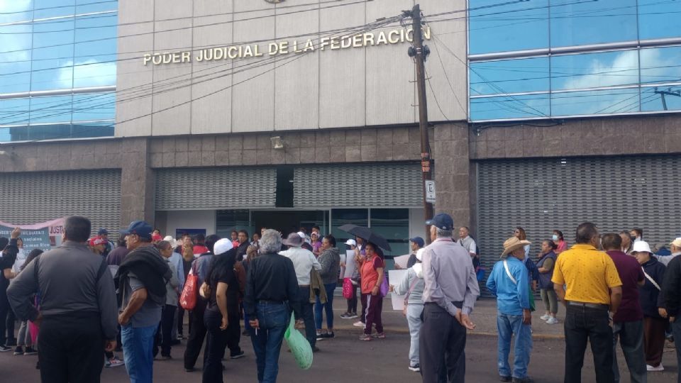 Exigen vecinos de San José Río Hondo liberación de sus autoridades auxiliares detenidas en Barrientos