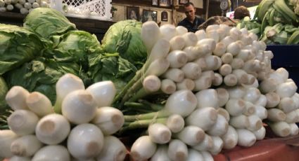 Aumenta el precio de la cebolla y jitomate, afecta bolsillo de madres de familia