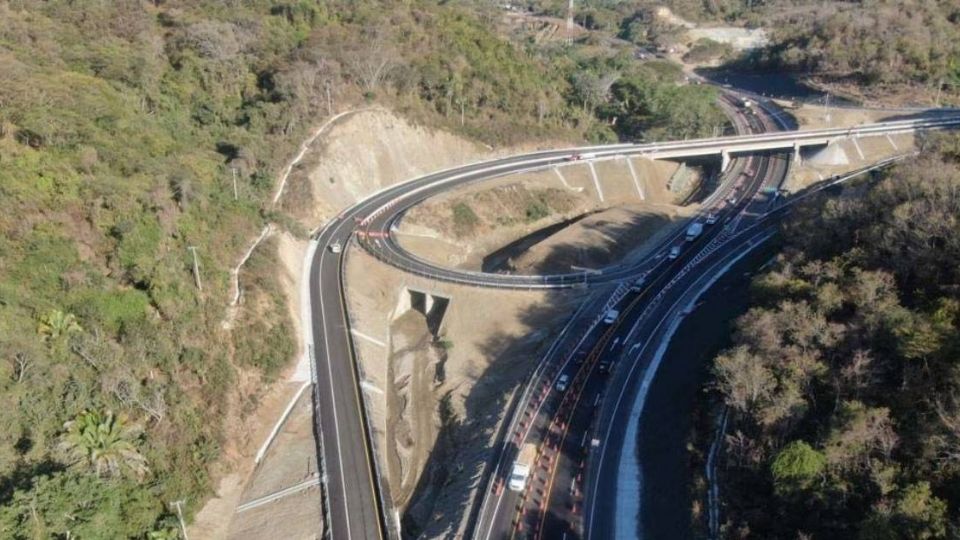 El proyecto de construcción de la vía corta de Guadalajara a Puerto Vallarta se ha ido construyendo en tramos y plazos desde hace más de 10 años