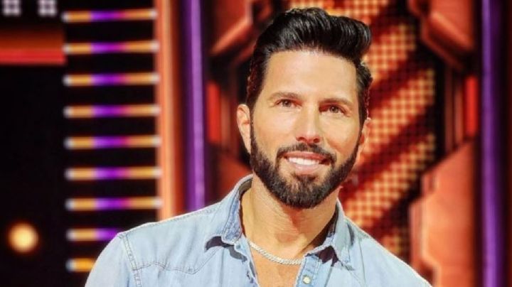 Con su papá enfermo y en cama, Poncho de Nigris se toma selfie ¿lo hizo por likes?