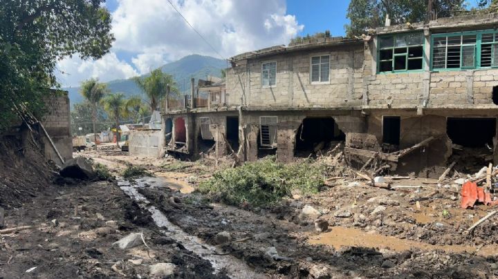Pérdida total de 19 viviendas tras derrumbe en Jilotzingo; la cifra de muertos asciende a 10