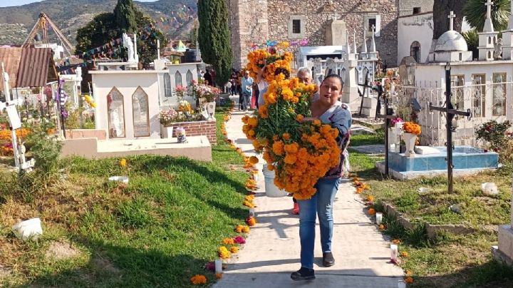 Día de Muertos: Esther murió a los 102 años, su familia la recuerda en el panteón
