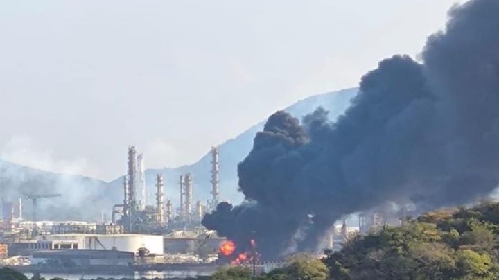 Incendio en refinería de Salina Cruz provoca alerta