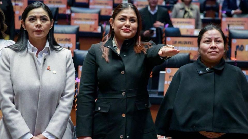 Raquel Bonilla toma protesta como Senadora de la República; suple a Claudia Tello