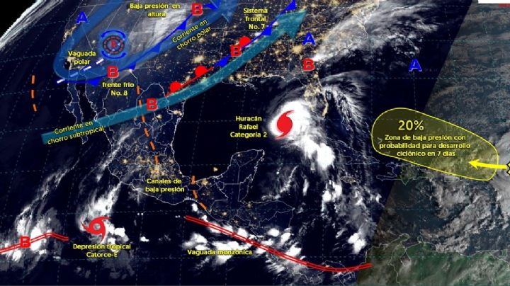 Rafael, ya como tormenta tropical, avanza cerca de México