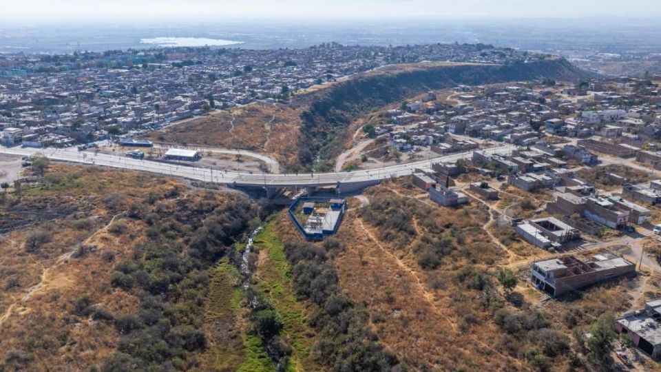 El puente beneficiará a más de 100,000 habitantes.