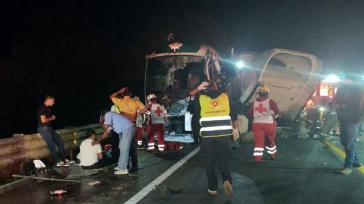 Choque en carretera Monterrey-Tampico deja 2 muertos y al menos 15 heridos