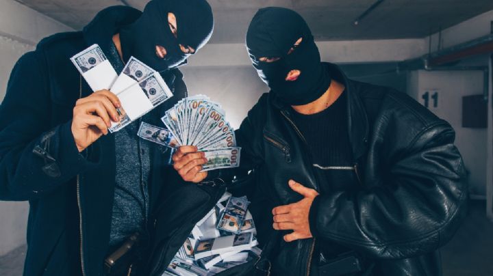 Roban medio millón de pesos a cuentahabiente en Apan, mientras Policía estaba en paro