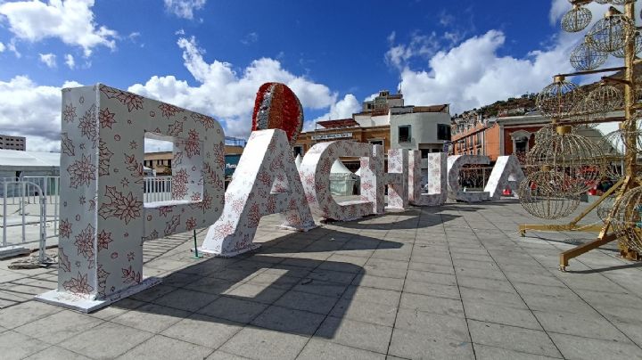 Llegan Santa Clauses atrevidos a Pachuca y causan sensación en el centro | VIDEO
