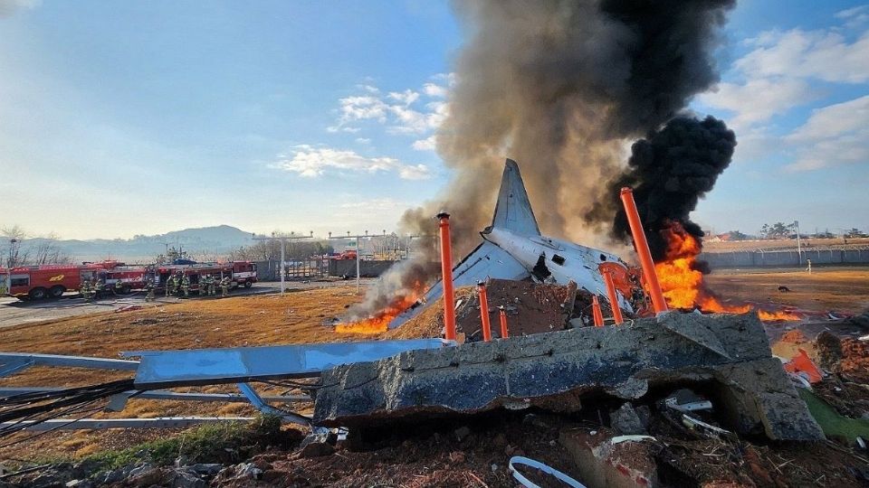 A bordo del avión de la aerolínea de bajo costo Jeju Air viajaban 181 personas, incluidos seis miembros de la tripulación, 173 pasajeros coreanos y dos pasajeros tailandeses.