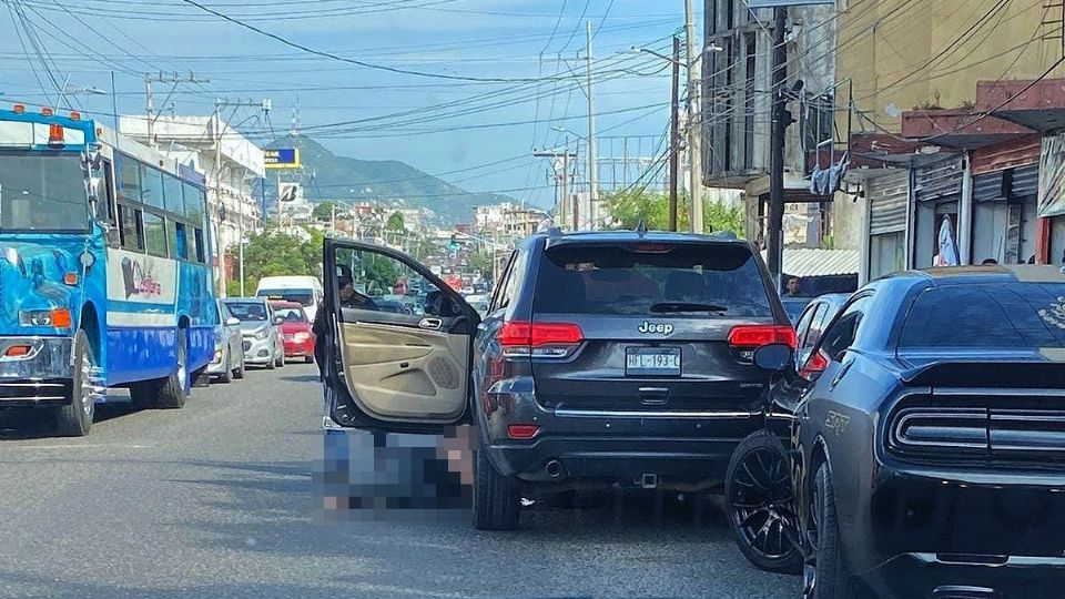 A plena luz del día ejecutan a dos hombres con armas de fuego en Acapulco