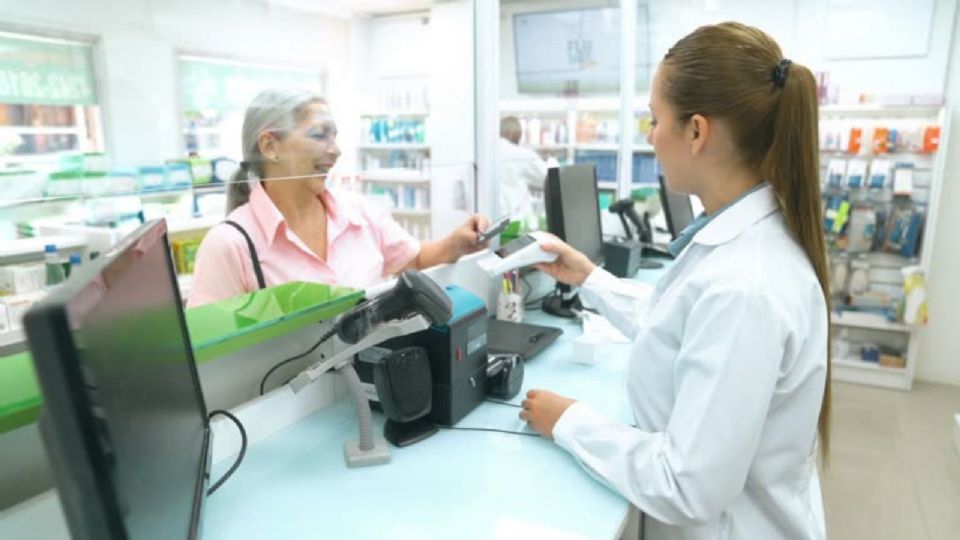 Los adultos mayores gastan buena parte de su dinero en medicamentos, así que la posibilidad de tener acceso a descuentos, es una forma de aligerar sus finanzas